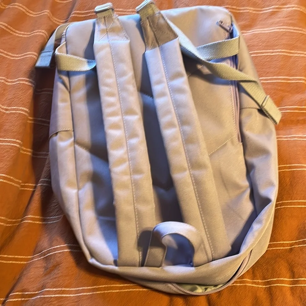 Purple back pack - Picture 2 of 5